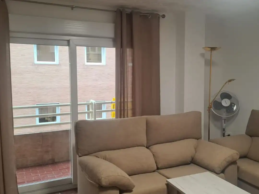 Room in Calle Mirlo, 9, Pajaritos Living room of Flat for share in Granada with Air Conditioner, Heating and Terrace