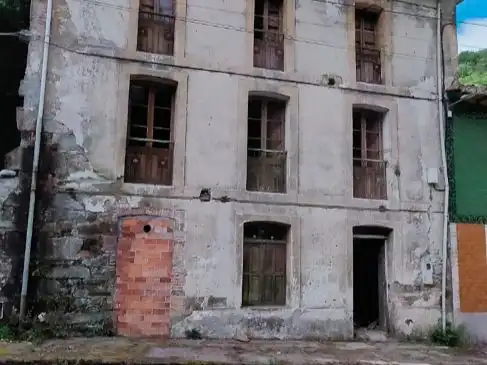 Casa adosada en venda a Sotrondio - Figaredo, 21, Zona Rural Casa adosada en venda a Sotrondio - Figaredo, 21, Zona Rural
