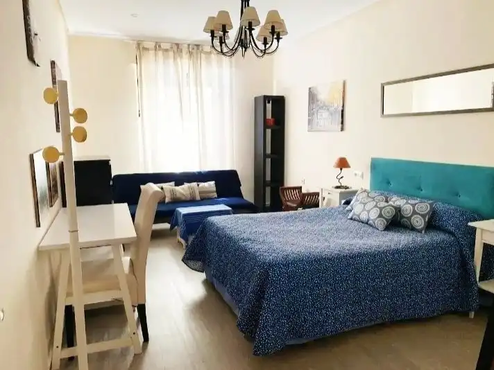 Piso en venta en Calle Cabrales, 118, Gijón Habitación de Piso en venta en Gijón