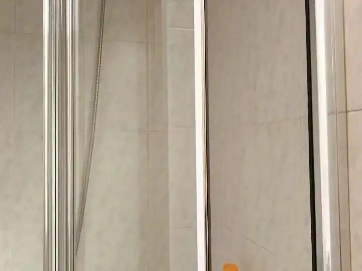 Piso en venta en Calle Cabrales, 118, Gijón Baño de Piso en venta en Gijón