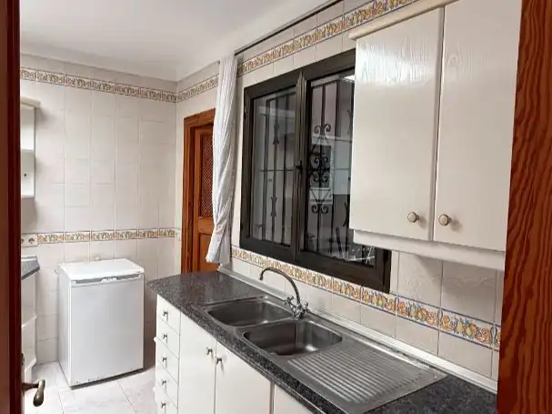 Erdgeschoss zum Verkauf in Carrer de Diego Zaforteza, 19, S'Arenal Küche von Erdgeschoss zum Verkauf in Palma de Mallorca mit Klimaanlage und Terrasse