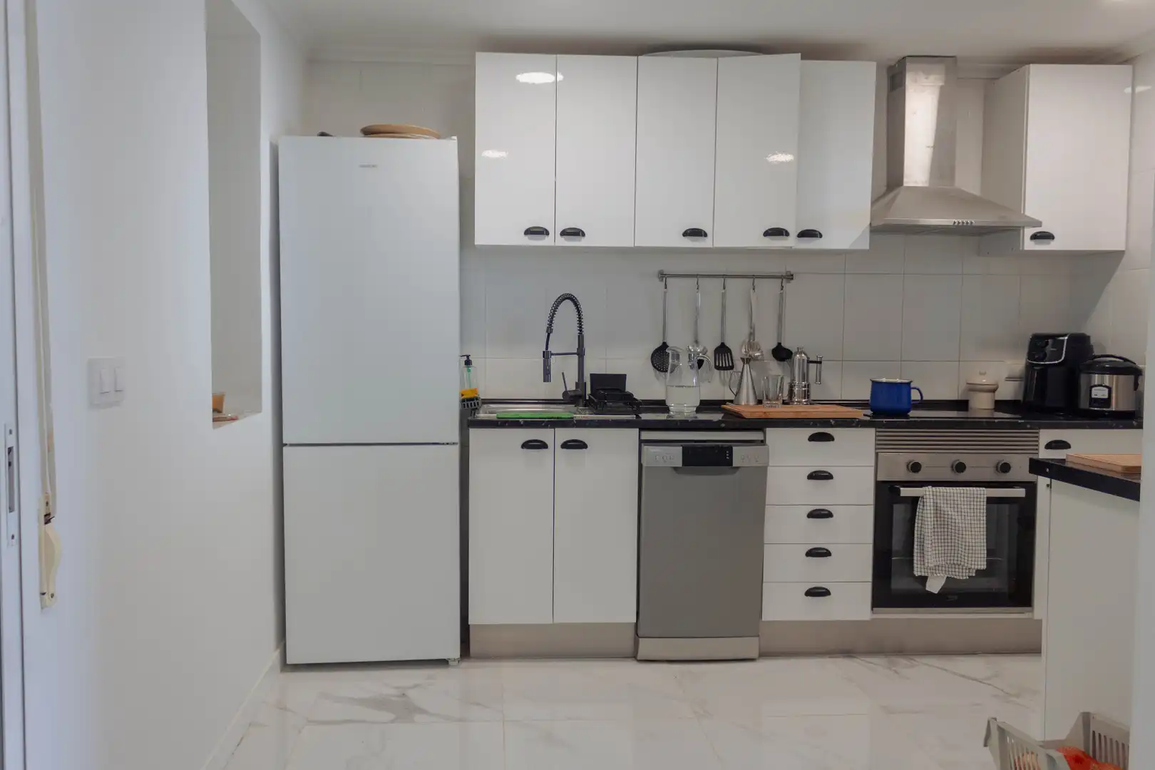 Detached homes for rent in Carrer Azahar, 14, Cullera Kitchen of Detached homes for rent in Cullera with Air Conditioner, Terrace and Swimming Pool