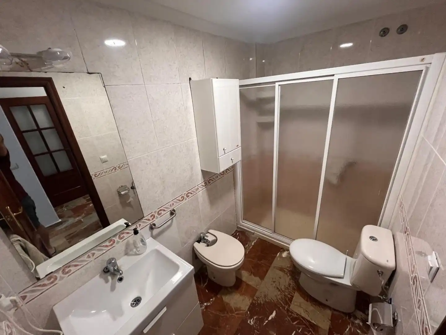 Bathroom of Flat for rent in Huelva  with Air Conditioner, Heating and Furnished