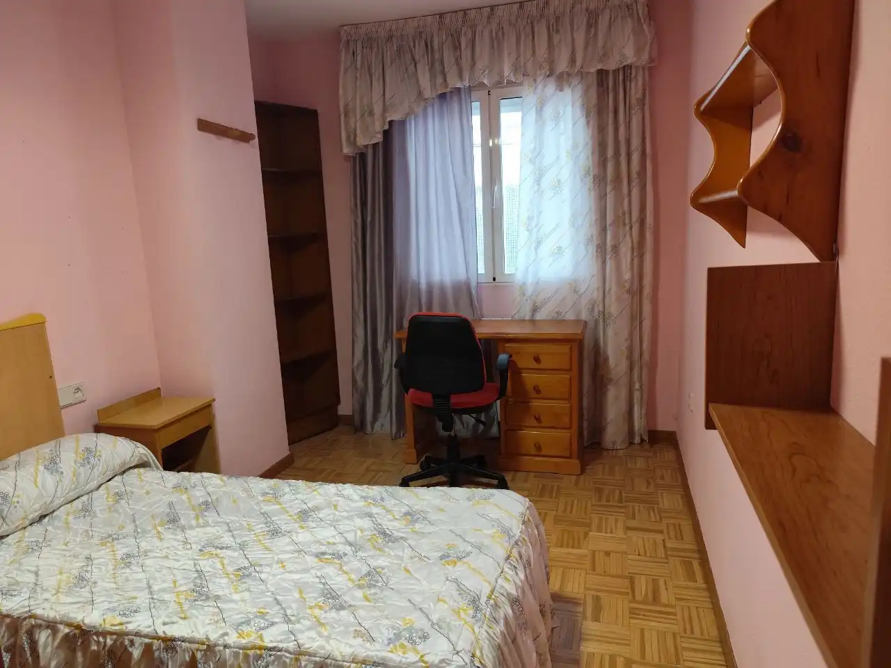 Flat for rent in Calle Yeste, 15, Parque Sur Bedroom of Flat for rent in Albacete with Heating, Parquet flooring and Terrace