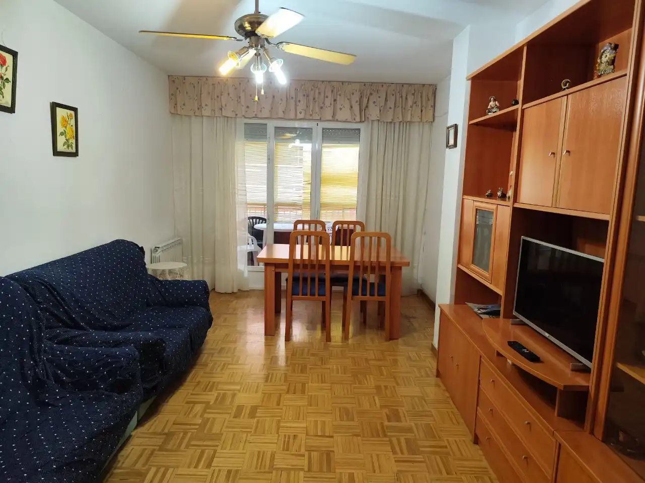 Flat for rent in Calle Yeste, 15, Parque Sur Living room of Flat for rent in Albacete with Heating, Parquet flooring and Terrace