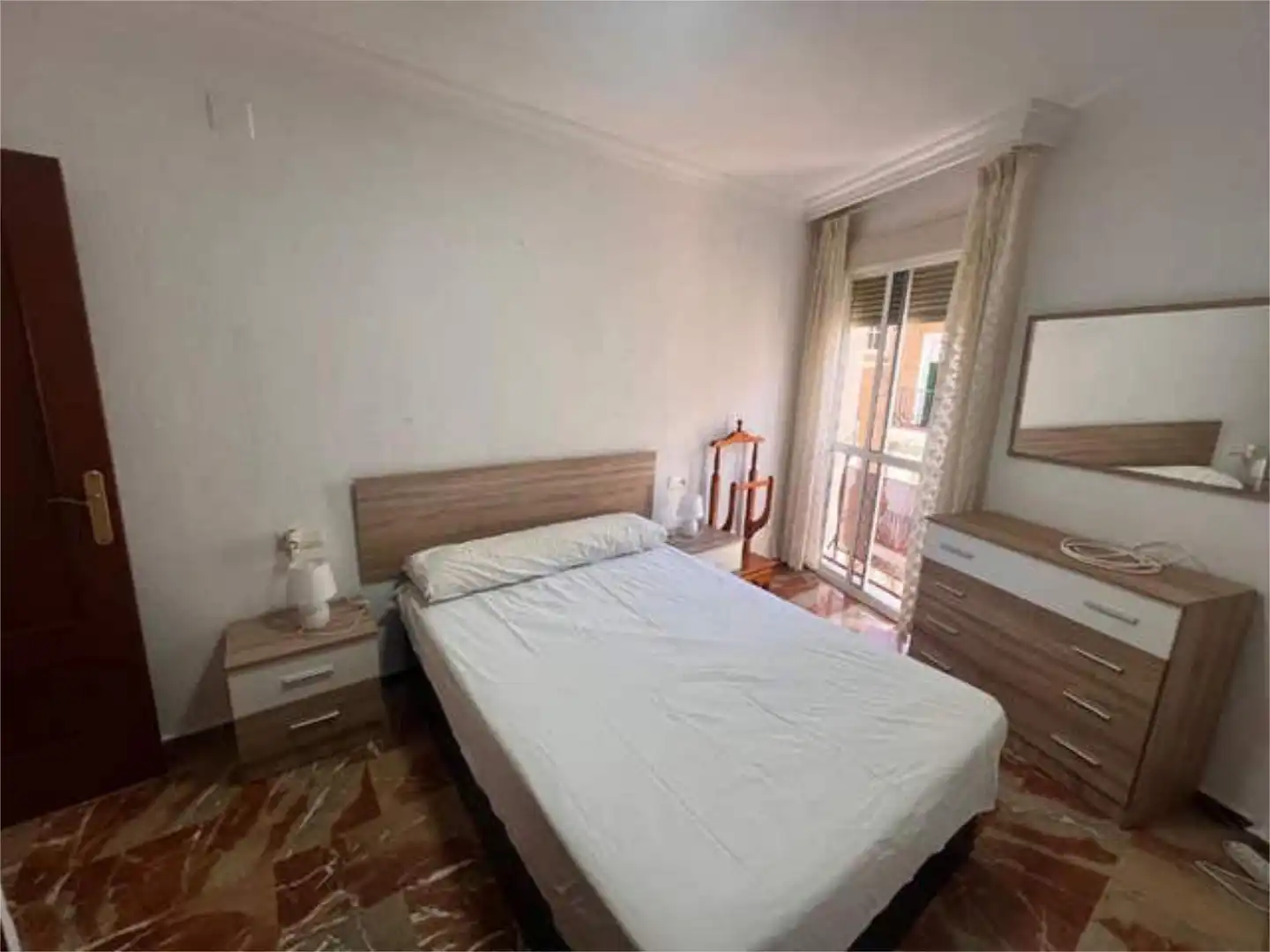 Habitación de Piso de alquiler en Huelva con Amueblado y Se aceptan mascotas