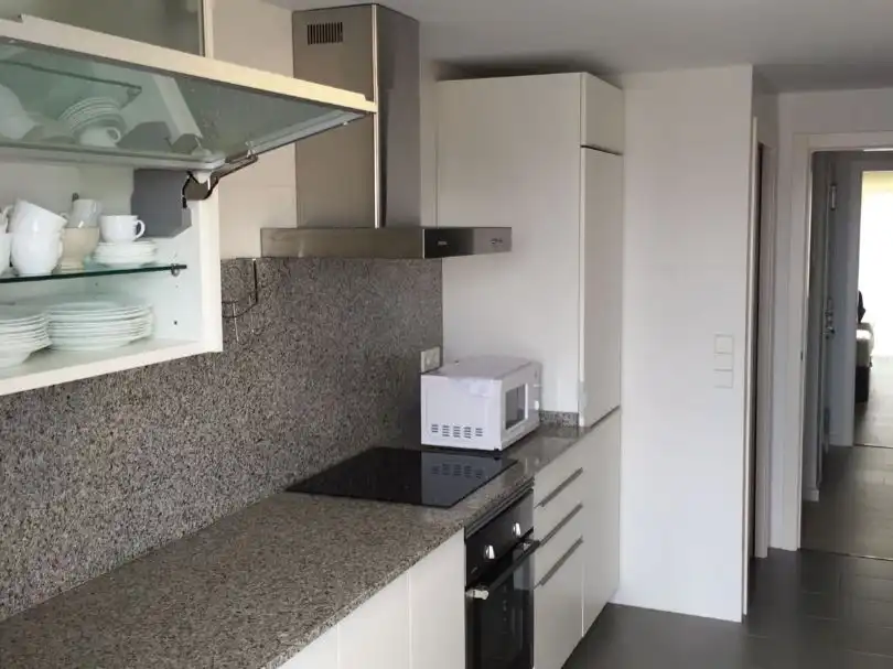 Piso de alquiler en Rúa Perú, 16, Santa Uxía de Ribeira Cocina de Piso de alquiler en Ribeira con Calefacción, Terraza y Amueblado