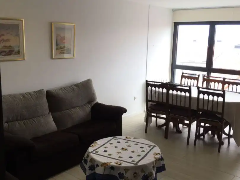 Piso de alquiler en Rúa Perú, 16, Santa Uxía de Ribeira Sala de estar de Piso de alquiler en Ribeira con Calefacción, Terraza y Amueblado