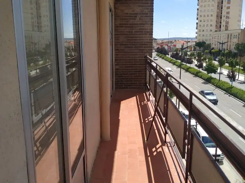 Pis de lloguer a Calle Hellín, 49, Hospital Terrassa de Pis de lloguer en Albacete amb Calefacció, Moblat i Balcó