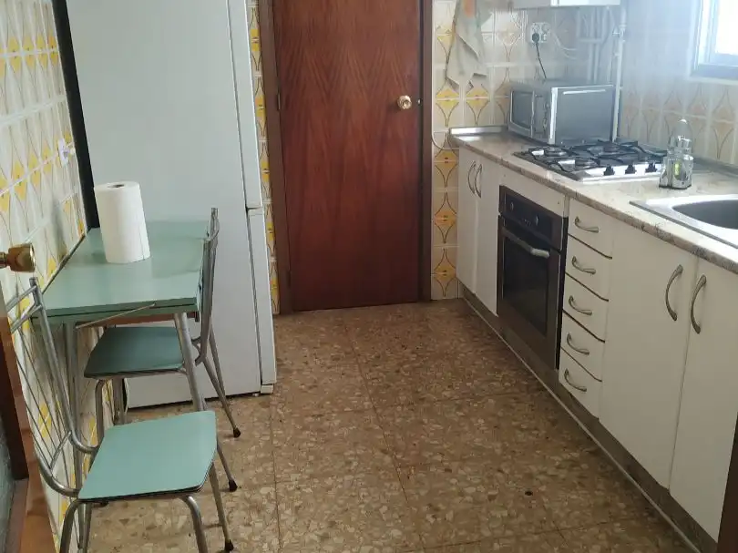 Pis de lloguer a Calle Hellín, 49, Hospital Cuina de Pis de lloguer en Albacete amb Calefacció, Moblat i Balcó