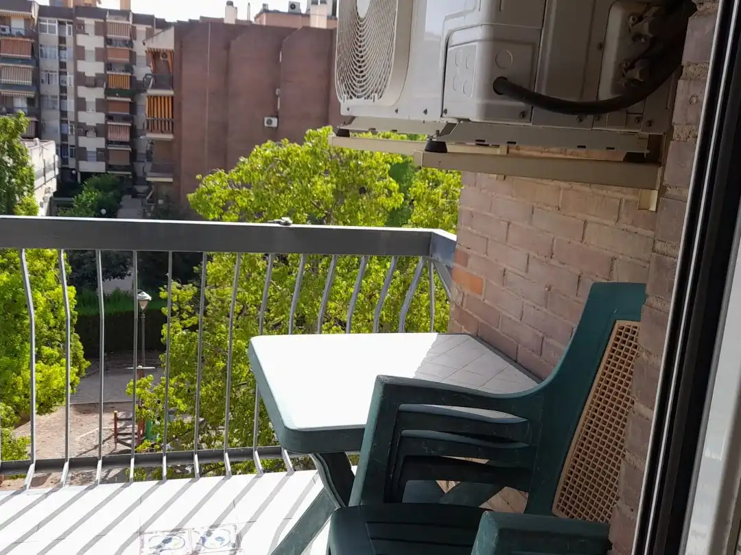 Pis de lloguer a Avenida Guerrita, 18, Ciudad Jardín - Zoco Terrassa de Pis de lloguer en Córdoba amb Aire condicionat, Calefacció i Terrassa