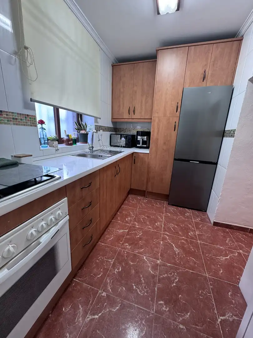Casa adosada en venta en Calle Triana, 29, Colmenar Cocina de Casa adosada en venta en Colmenar con Aire acondicionado, Terraza y Balcón