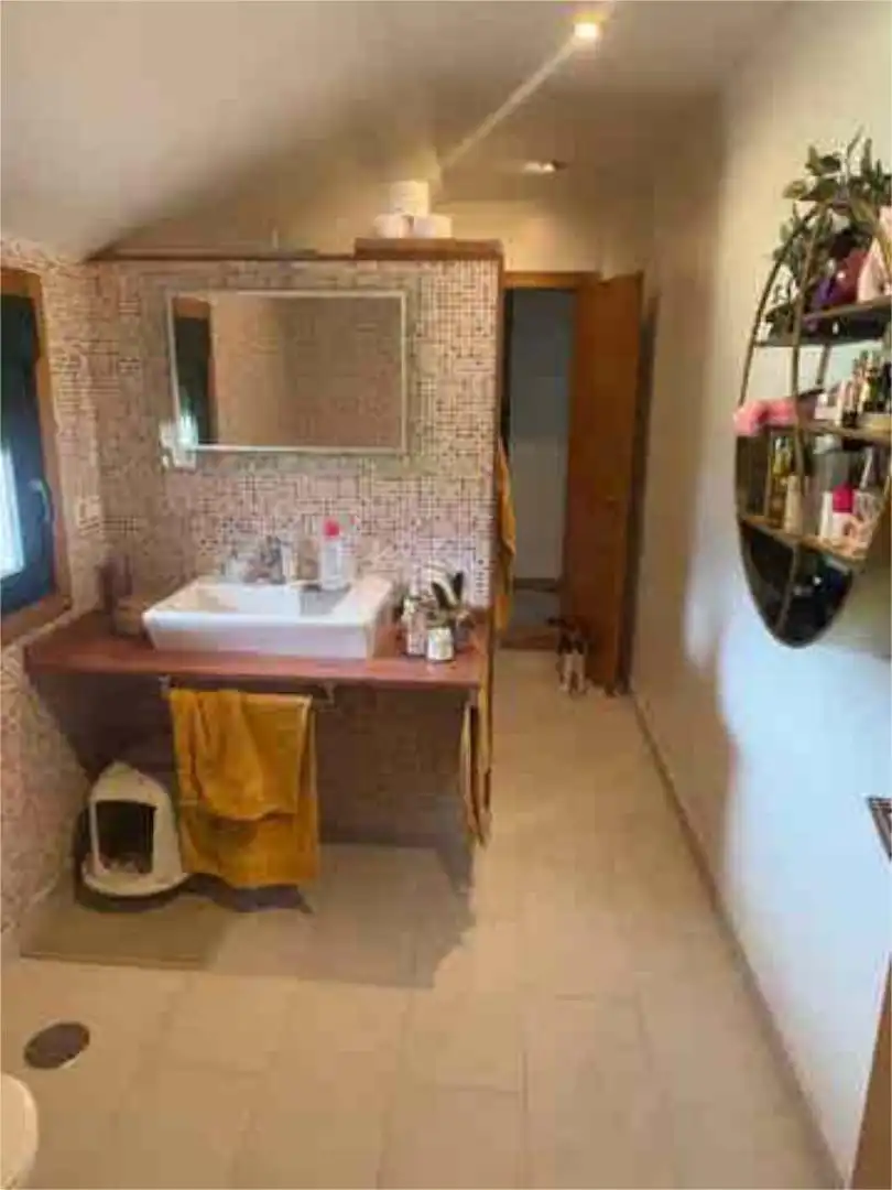 Einfamilien-Reihenhaus zum Verkauf in Vilaboa Badezimmer von Einfamilien-Reihenhaus zum Verkauf in Vilaboa mit Heizung und Abstellraum