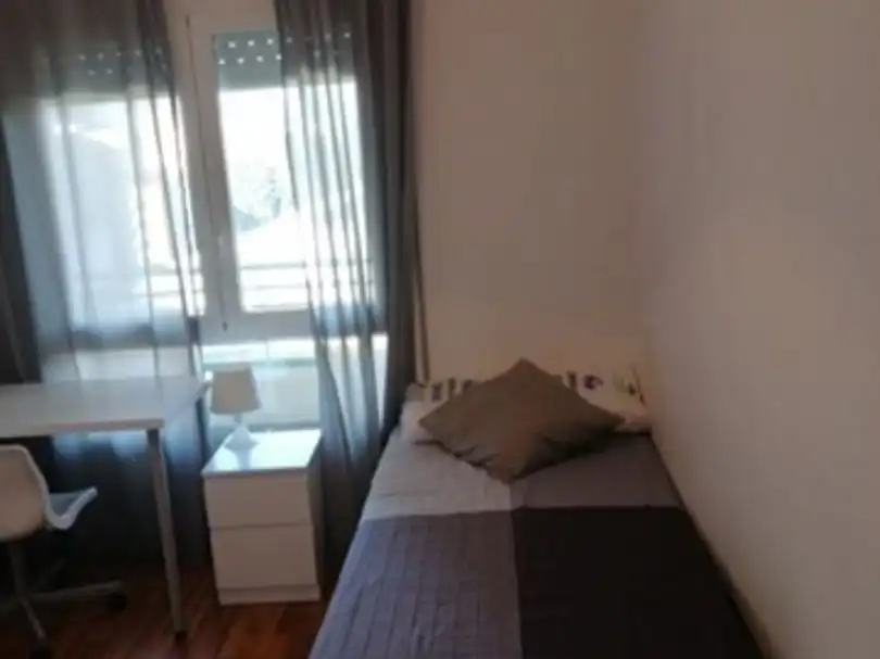Flat for rent in Calle Menéndez Pidal, 2, San José Bedroom of Flat for rent in Huesca with Heating, Parquet flooring and Terrace