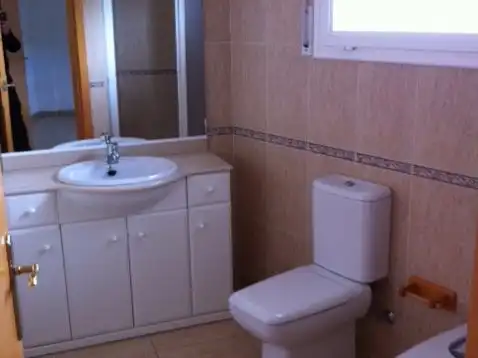 Houses for rent in Carrer Antoni Gaudí i Cornet, 8, Vinyols i els Arcs Bathroom of Houses for rent in Vinyols i els Arcs with Heating, Private garden and Swimming Pool