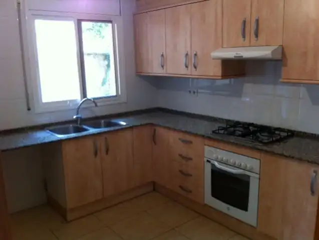Houses for rent in Carrer Antoni Gaudí i Cornet, 8, Vinyols i els Arcs Kitchen of Houses for rent in Vinyols i els Arcs with Heating, Private garden and Swimming Pool