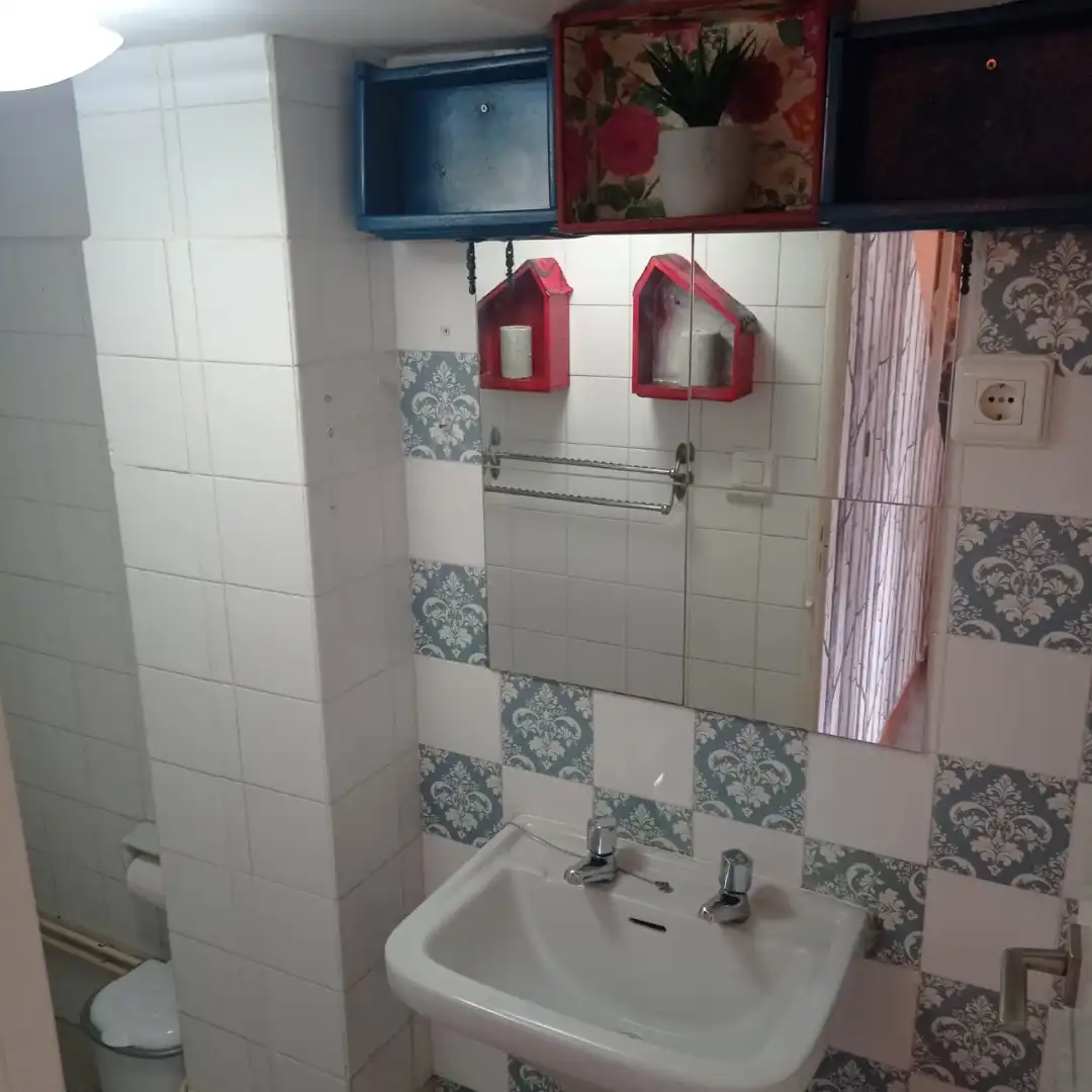 Bathroom of Flat for rent in Ferrol  with Furnished, Washing machine and Microwave