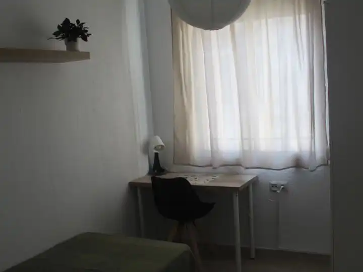 Room in Ciudad de Burjasot, 4, Parque Alcosa
