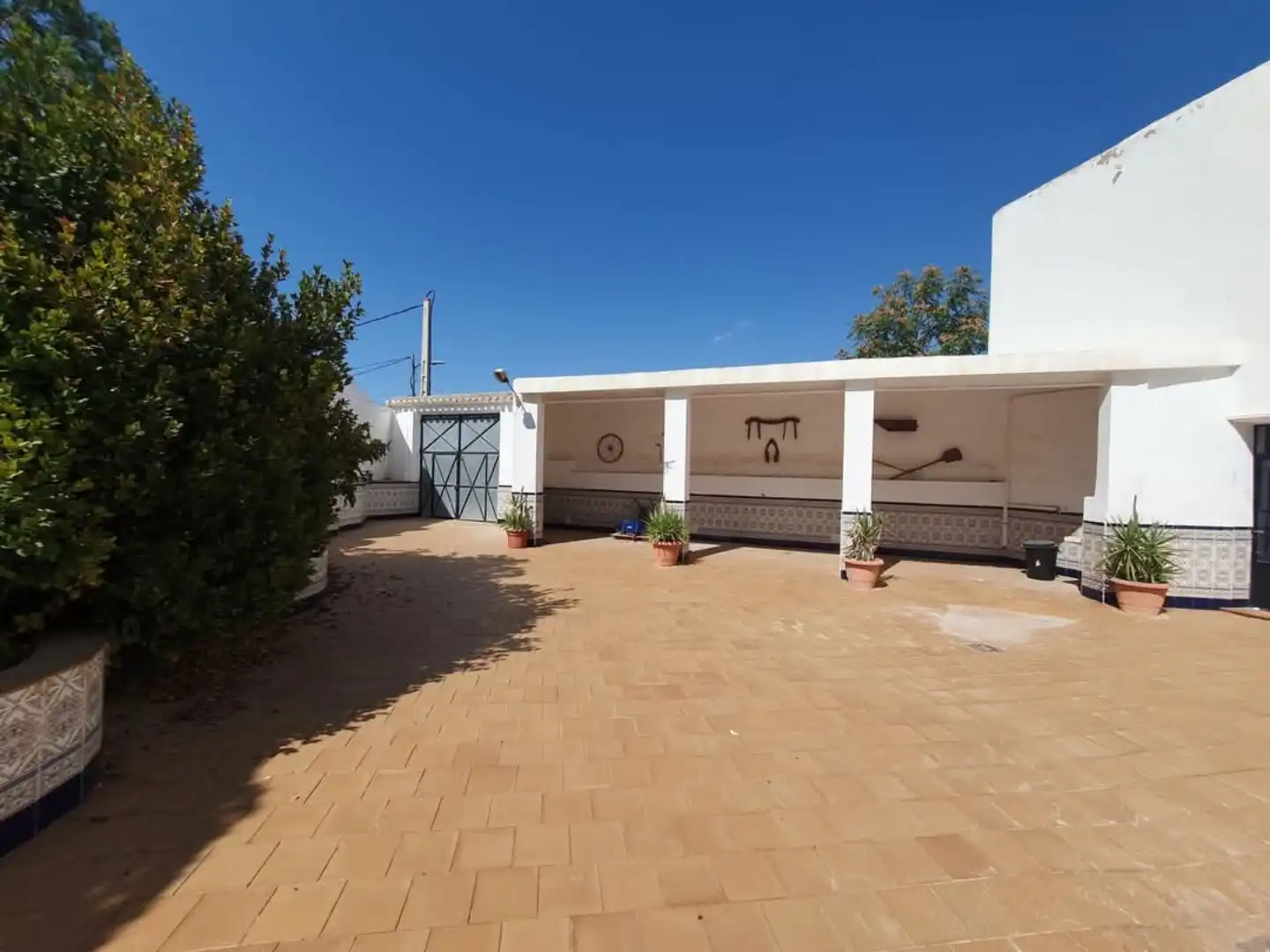 Vista exterior de Casa adosada en venda en Tobarra amb Aire condicionat, Moblat i Rentadora