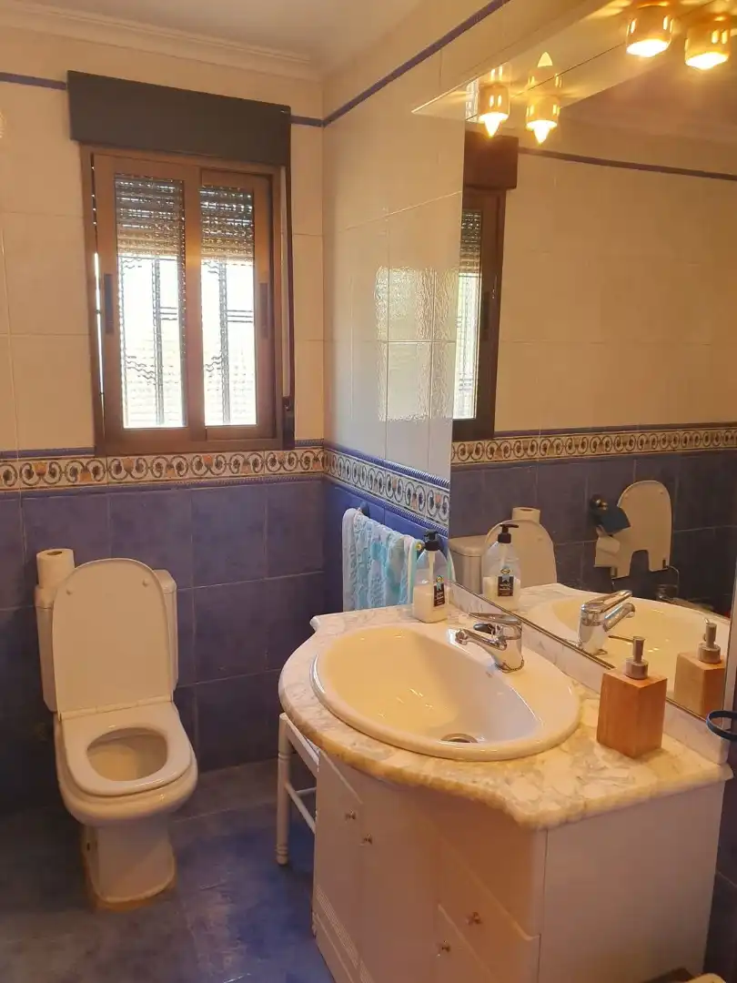 Bany de Casa adosada en venda en Tobarra amb Aire condicionat, Moblat i Rentadora