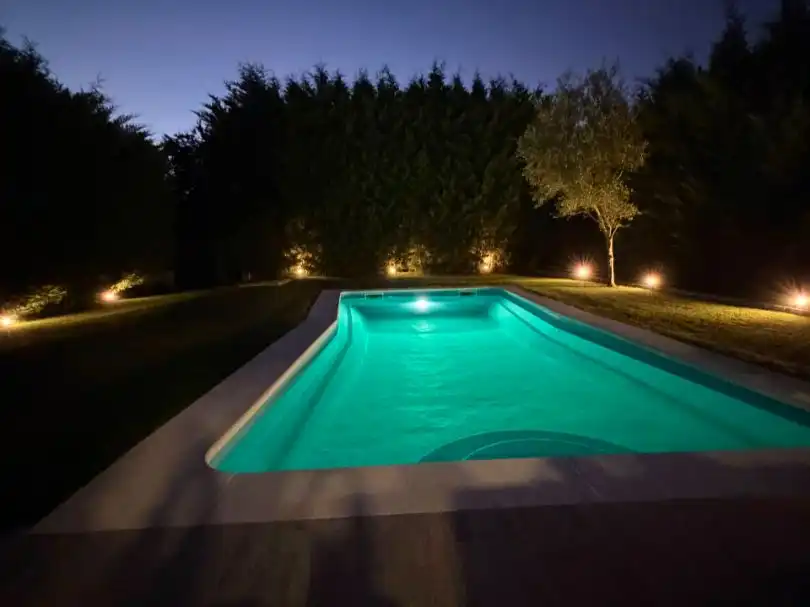 Houses for sale in Calle Cardiel, 1, Aldeamayor de San Martín Swimming pool of Houses for sale in Aldeamayor de San Martín with Air Conditioner, Terrace and Swimming Pool