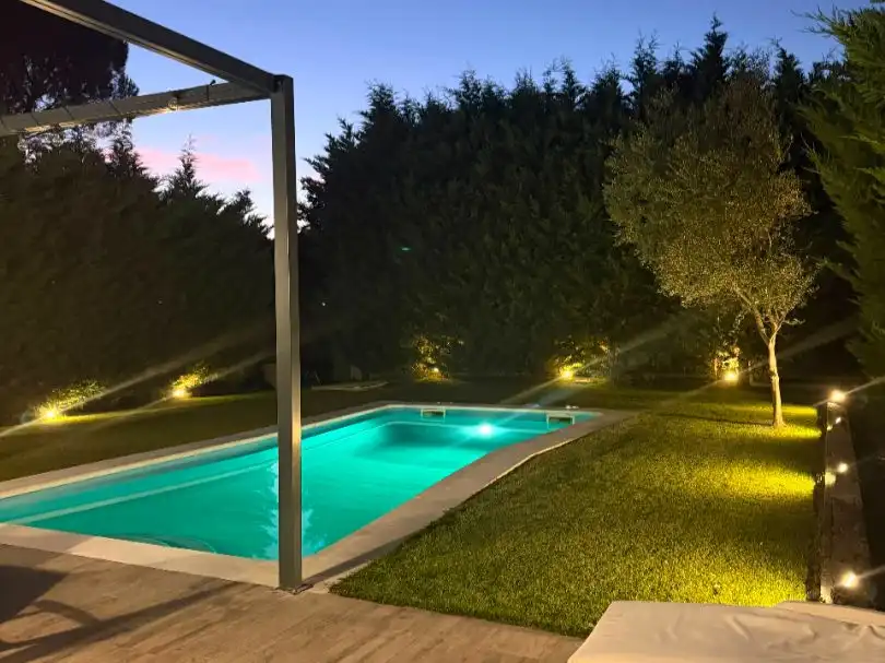 Houses for sale in Calle Cardiel, 1, Aldeamayor de San Martín Swimming pool of Houses for sale in Aldeamayor de San Martín with Air Conditioner, Terrace and Swimming Pool