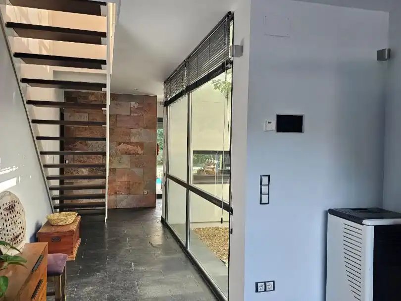 Houses for sale in Calle Cardiel, 1, Aldeamayor de San Martín Houses for sale in Aldeamayor de San Martín with Air Conditioner, Terrace and Swimming Pool