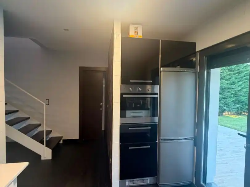 Houses for sale in Calle Cardiel, 1, Aldeamayor de San Martín Kitchen of Houses for sale in Aldeamayor de San Martín with Air Conditioner, Terrace and Swimming Pool
