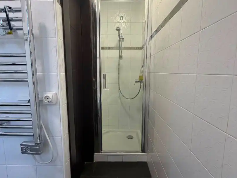 Houses for sale in Calle Cardiel, 1, Aldeamayor de San Martín Bathroom of Houses for sale in Aldeamayor de San Martín with Air Conditioner, Terrace and Swimming Pool
