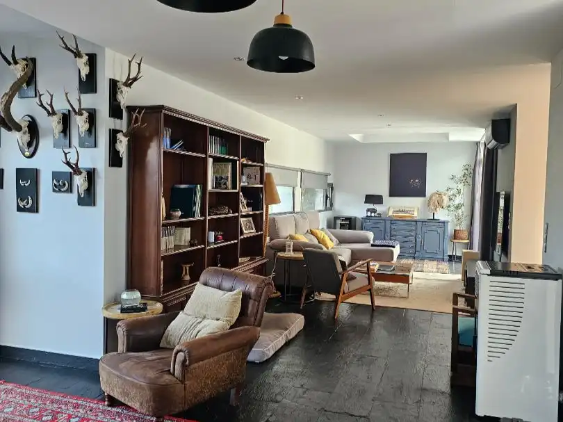 Houses for sale in Calle Cardiel, 1, Aldeamayor de San Martín Living room of Houses for sale in Aldeamayor de San Martín with Air Conditioner, Terrace and Swimming Pool