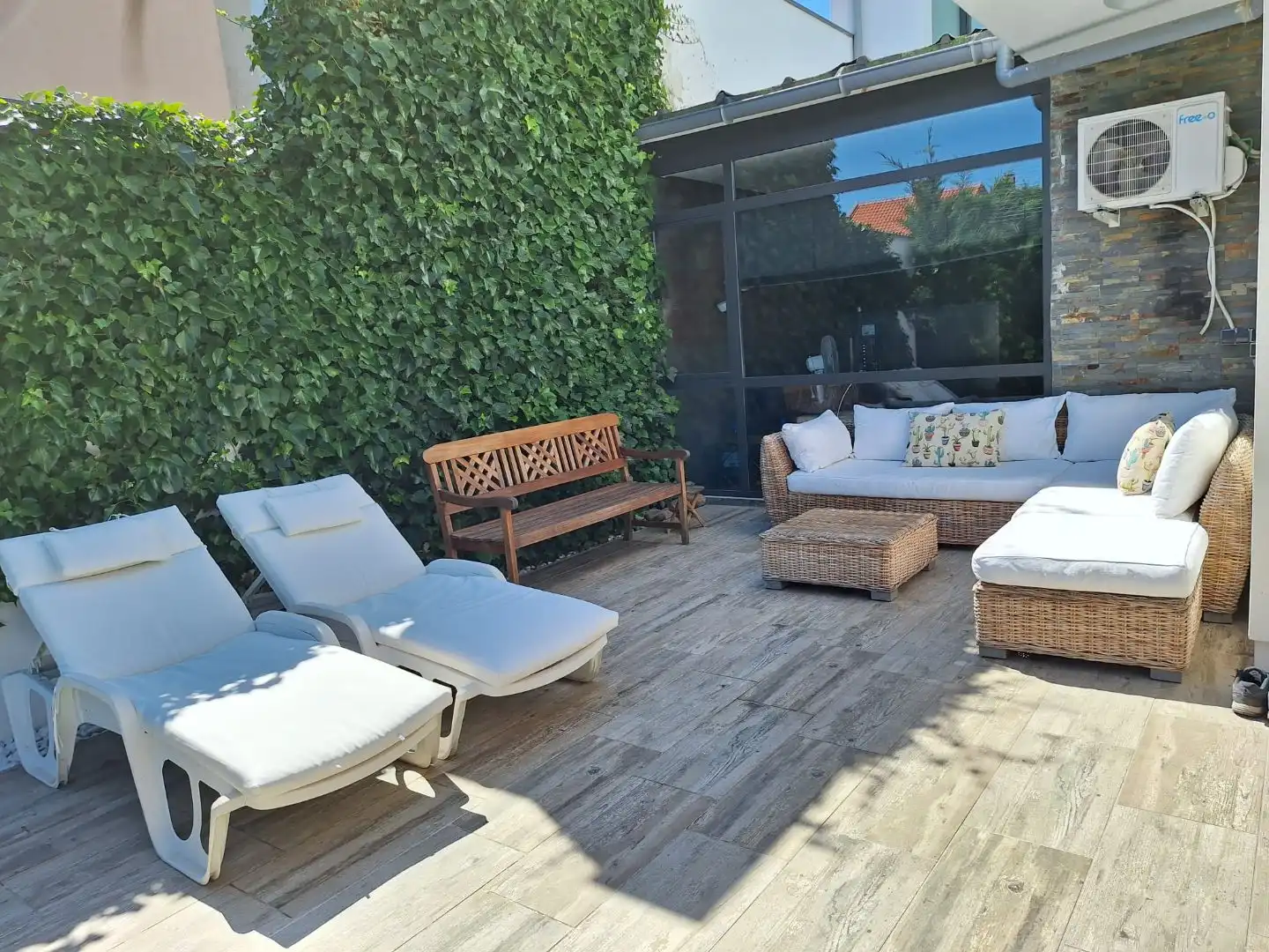 Houses for sale in Calle Cardiel, 1, Aldeamayor de San Martín Terrace of Houses for sale in Aldeamayor de San Martín with Air Conditioner, Terrace and Swimming Pool
