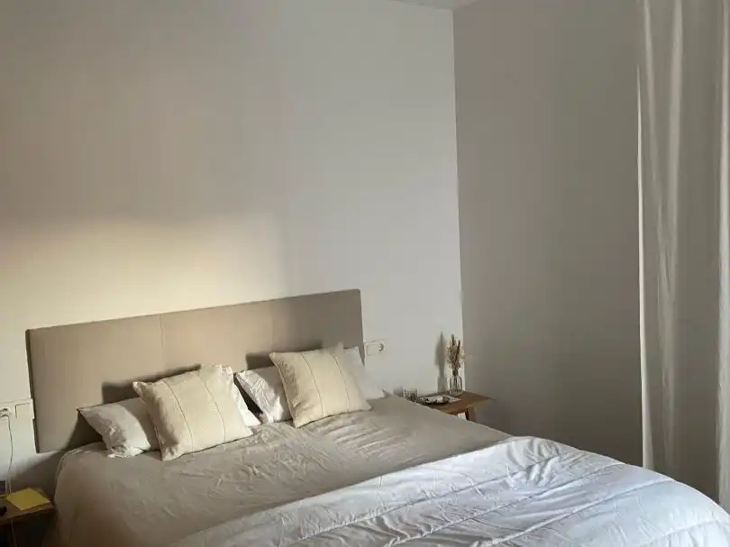Einfamilien-Reihenhaus zum Verkauf in Calle Hiedra, 15, Núcleo Urbano Schlafzimmer von Einfamilien-Reihenhaus zum Verkauf in La Pobla de Vallbona mit Klimaanlage, Terrasse und Balkon