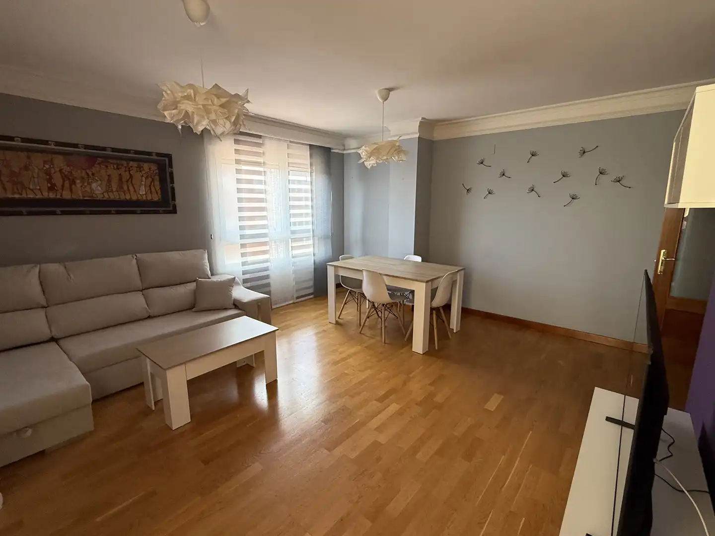 Piso de alquiler en Calle de Castilla y León, 5, Hervencias Altas - El Pinar Sala de estar de Piso de alquiler en Ávila con Calefacción, Jardín privado y Parquet