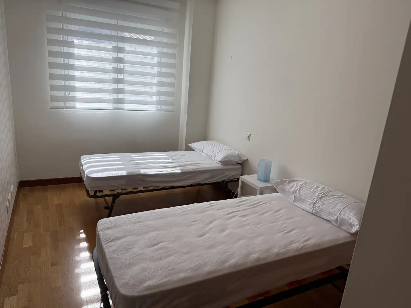 Piso de alquiler en Calle de Castilla y León, 5, Hervencias Altas - El Pinar Habitación de Piso de alquiler en Ávila con Calefacción, Jardín privado y Parquet