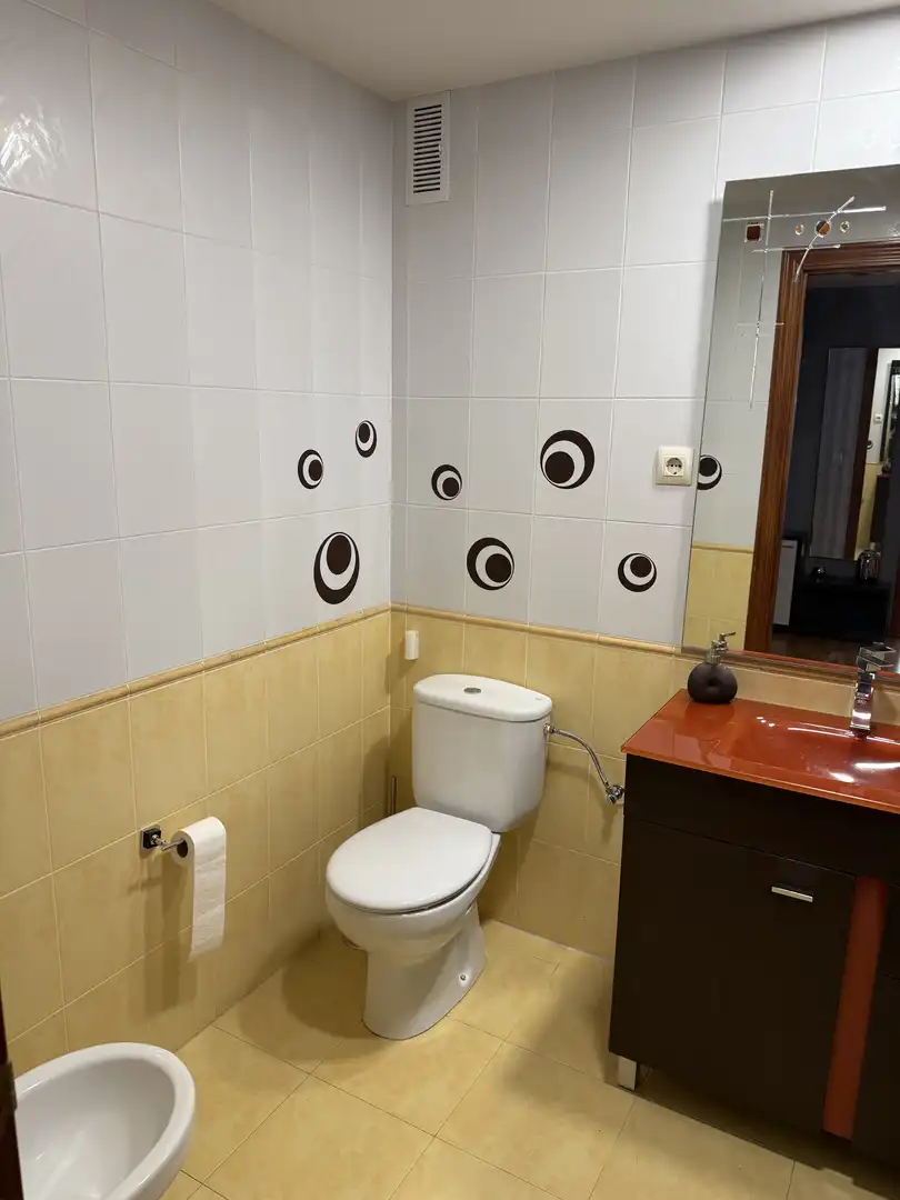 Piso de alquiler en Calle de Castilla y León, 5, Hervencias Altas - El Pinar Baño de Piso de alquiler en Ávila con Calefacción, Jardín privado y Parquet