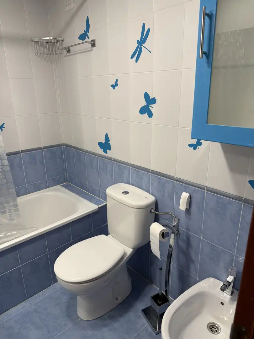 Piso de alquiler en Calle de Castilla y León, 5, Hervencias Altas - El Pinar Baño de Piso de alquiler en Ávila con Calefacción, Jardín privado y Parquet