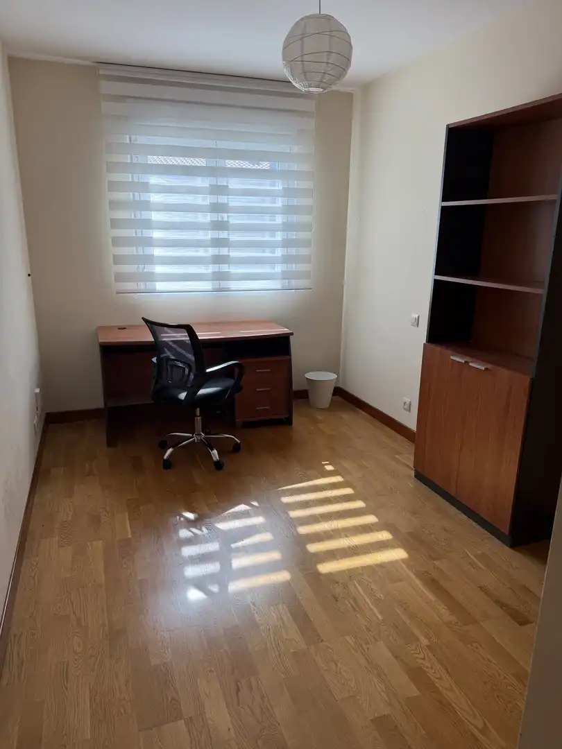 Piso de alquiler en Calle de Castilla y León, 5, Hervencias Altas - El Pinar Piso de alquiler en Ávila con Calefacción, Jardín privado y Parquet