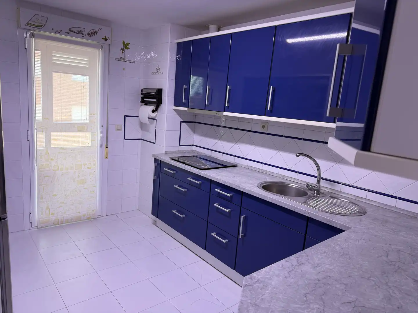 Piso de alquiler en Calle de Castilla y León, 5, Hervencias Altas - El Pinar Cocina de Piso de alquiler en Ávila con Calefacción, Jardín privado y Parquet
