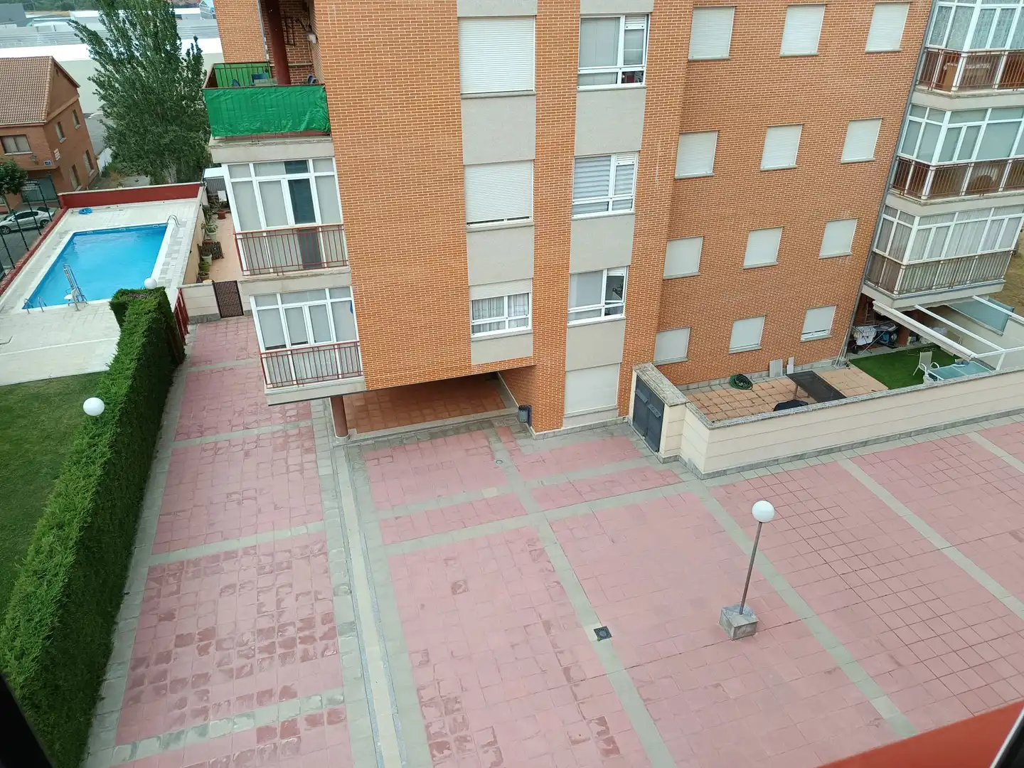 Piso de alquiler en Calle de Castilla y León, 5, Hervencias Altas - El Pinar Parking de Piso de alquiler en Ávila con Calefacción, Jardín privado y Parquet