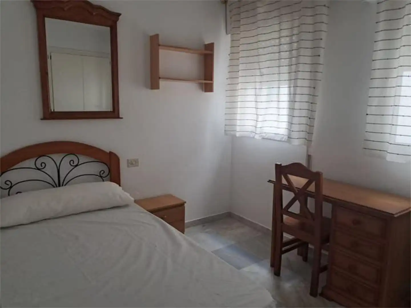 Piso de alquiler en La Barriguilla Habitación de Piso de alquiler en Málaga con Jardín privado, Terraza y Amueblado