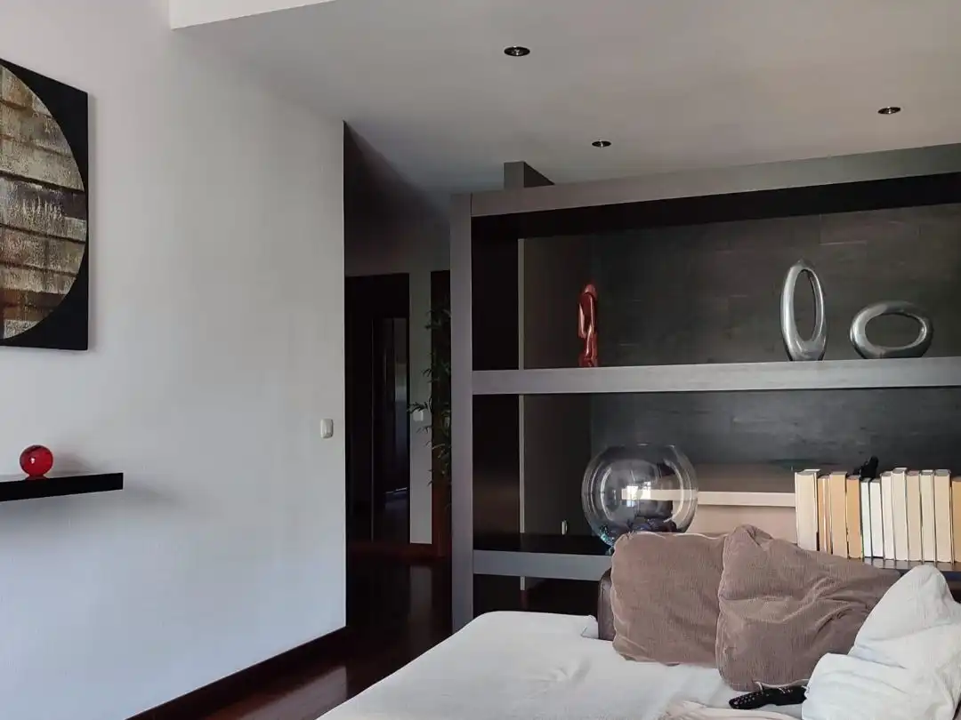 Piso en venta en Calle Salvador Monsalud, Schamann - Rehoyas