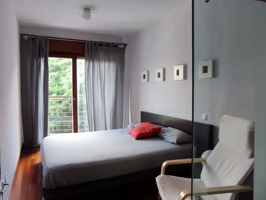 Piso en venta en Calle Salvador Monsalud, Schamann - Rehoyas