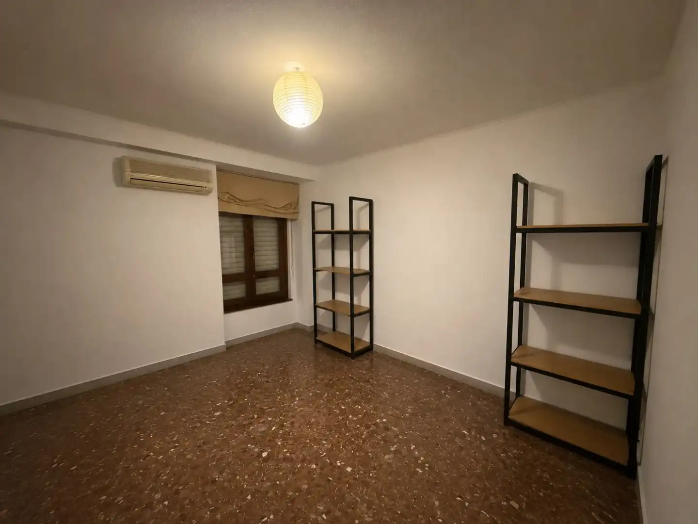 Piso en venta en Calle de la Reina, 31, Centro Piso en venta en Almería con Aire acondicionado
