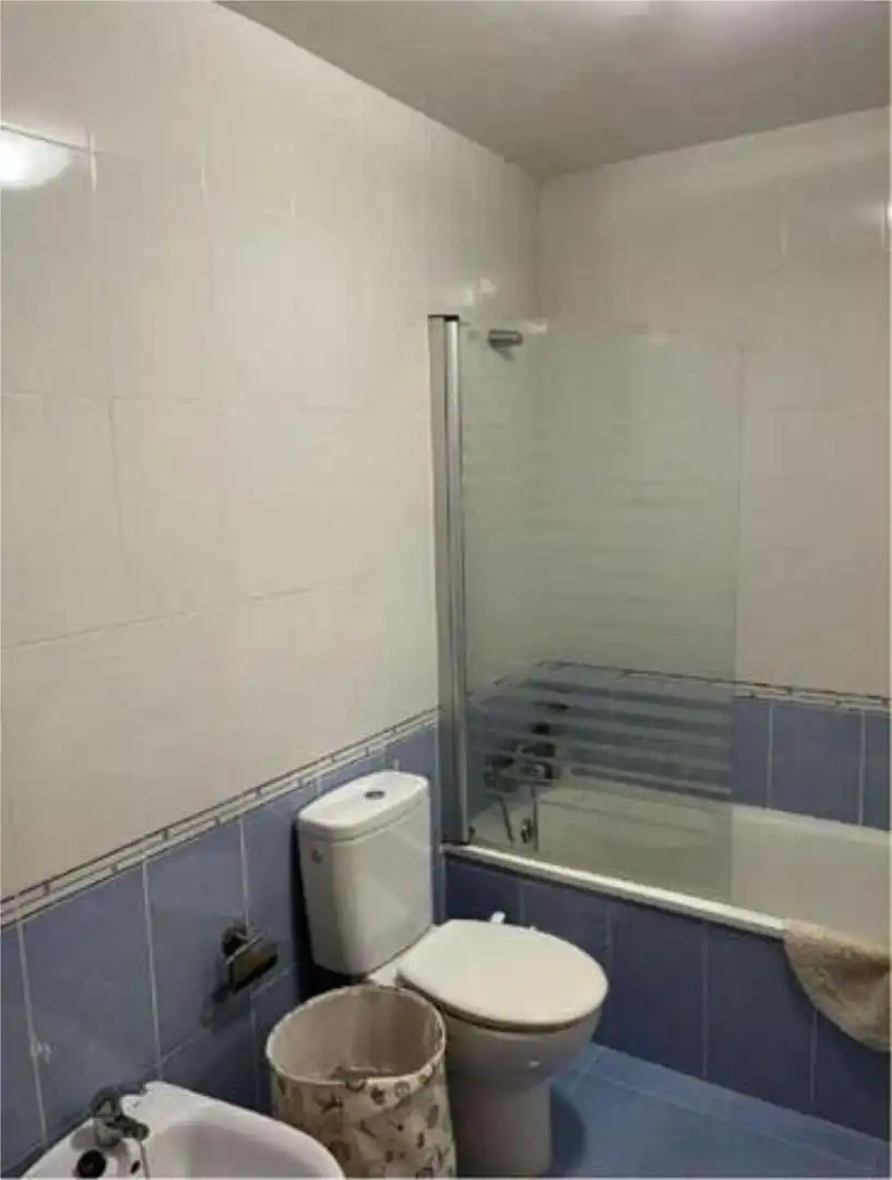 Bany de Pis de lloguer en Ciudad Real amb Calefacció, Piscina i Moblat