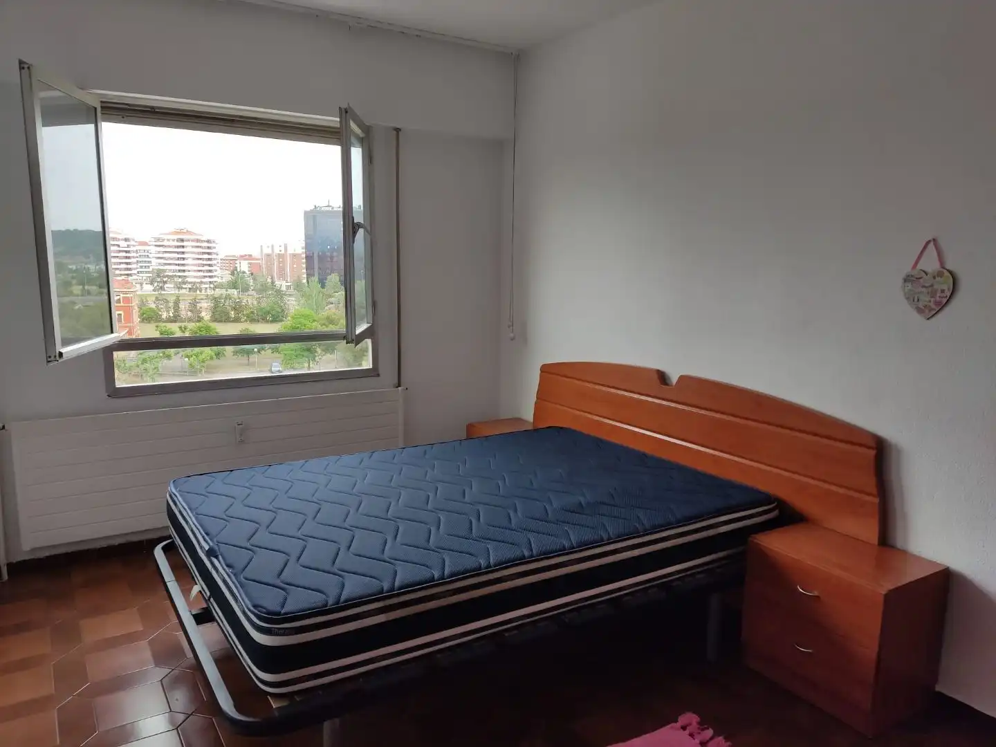 Wohnung zur Miete in Calle Obispo Fidel García, 8, Residencia Schlafzimmer von Wohnung zur Miete in Logroño mit Heizung, Möbliert und Balkon