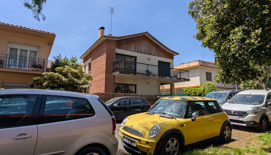Casa o chalet en venta en Passeig Maragall, Gavà - imagen 1 Foto 1 de Casa o chalet en venta en Passeig Maragall, Gavà