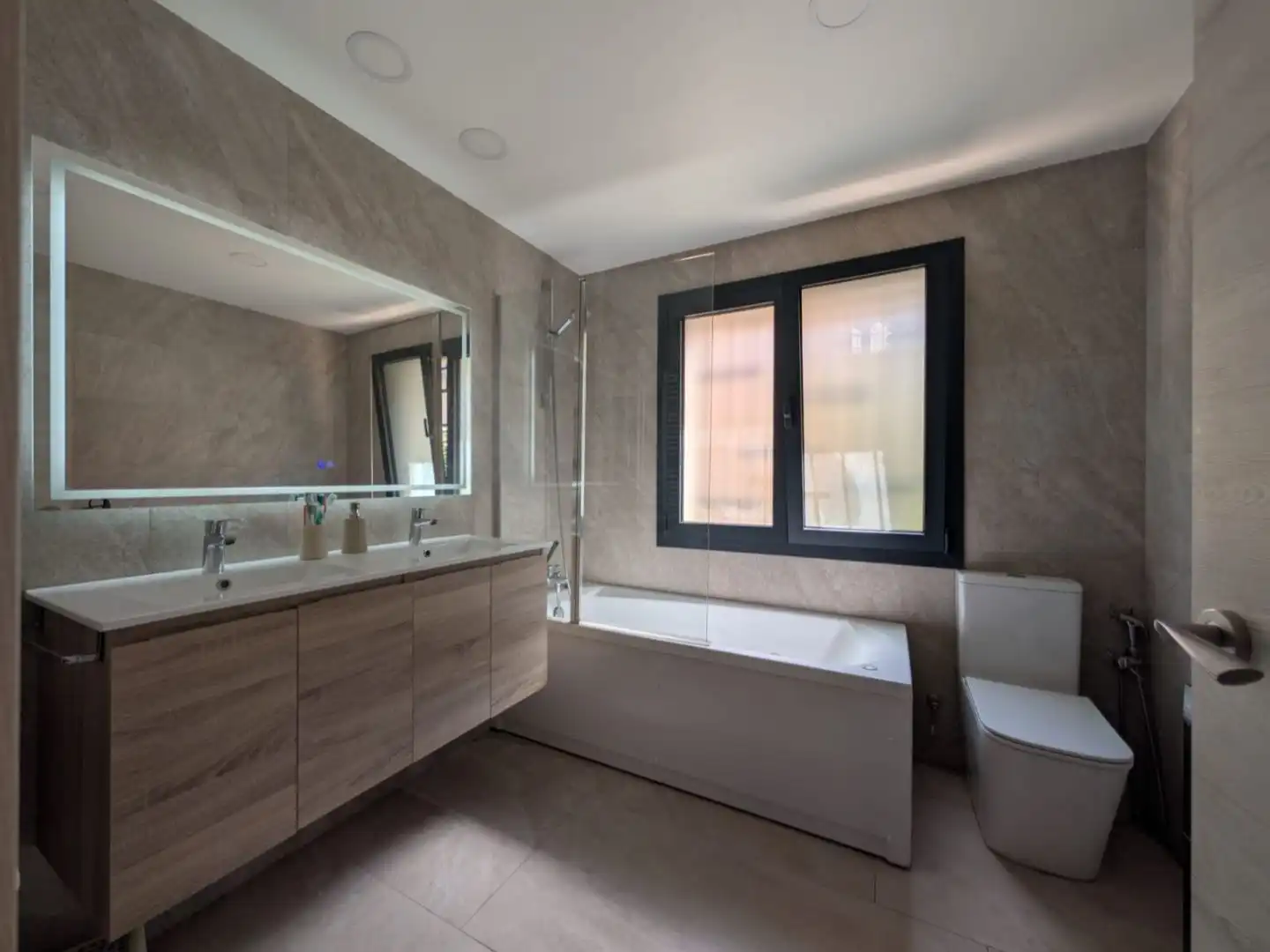 Casa o chalet en venta en Passeig Maragall Baño de Casa o chalet en venta en Gavà con Terraza y Balcón