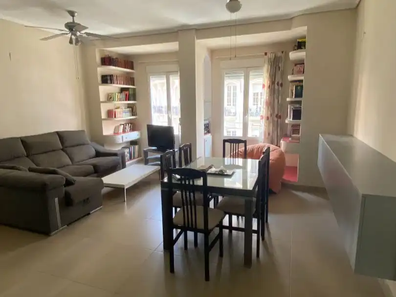 Flat for rent in Carrer del Literat Azorín, 18, Russafa Living room of Flat for rent in Valencia with Air Conditioner, Heating and Furnished