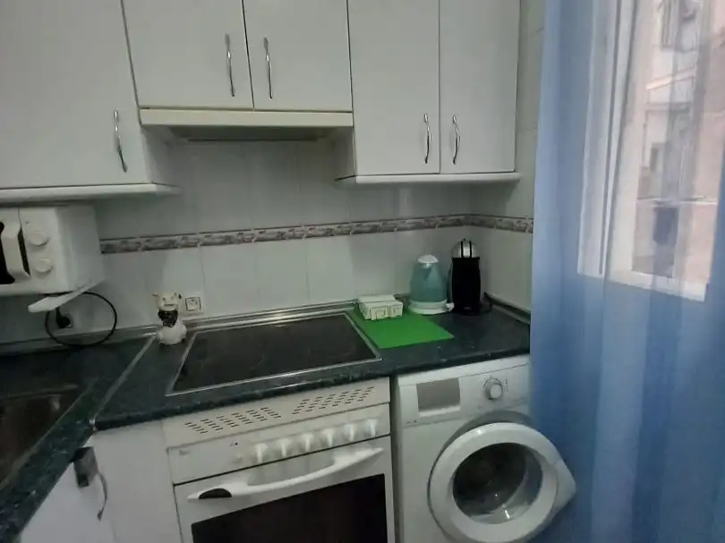 Wohnung zur Miete in Calle de las Delicias, 36, Palos de Moguer Küche von Wohnung zur Miete in Madrid Capital mit Klimaanlage