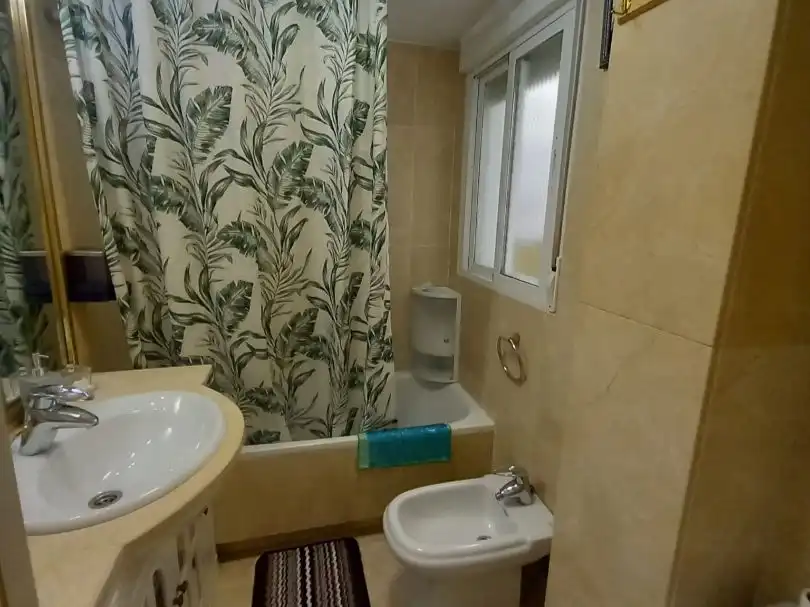 Wohnung zur Miete in Calle de las Delicias, 36, Palos de Moguer Badezimmer von Wohnung zur Miete in Madrid Capital mit Klimaanlage